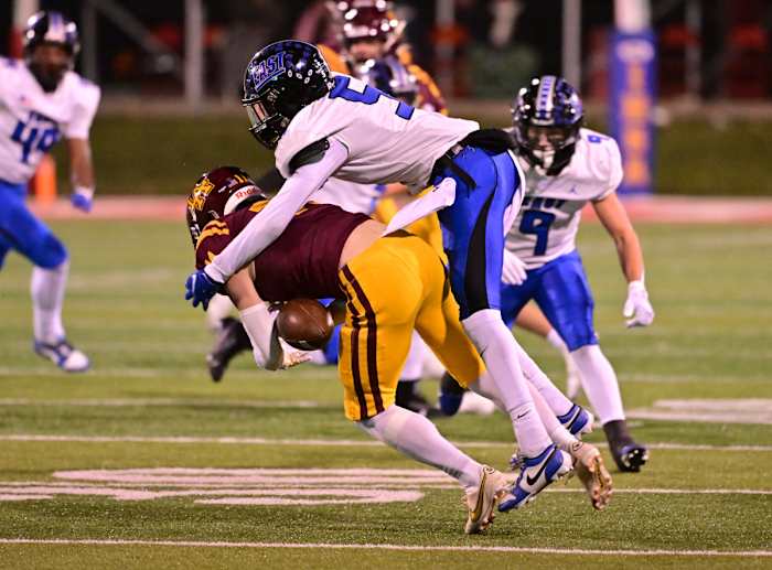 Loyola Academy Lincoln Way East Illinois 8A football November 25 2023 Tim Vizer 24653